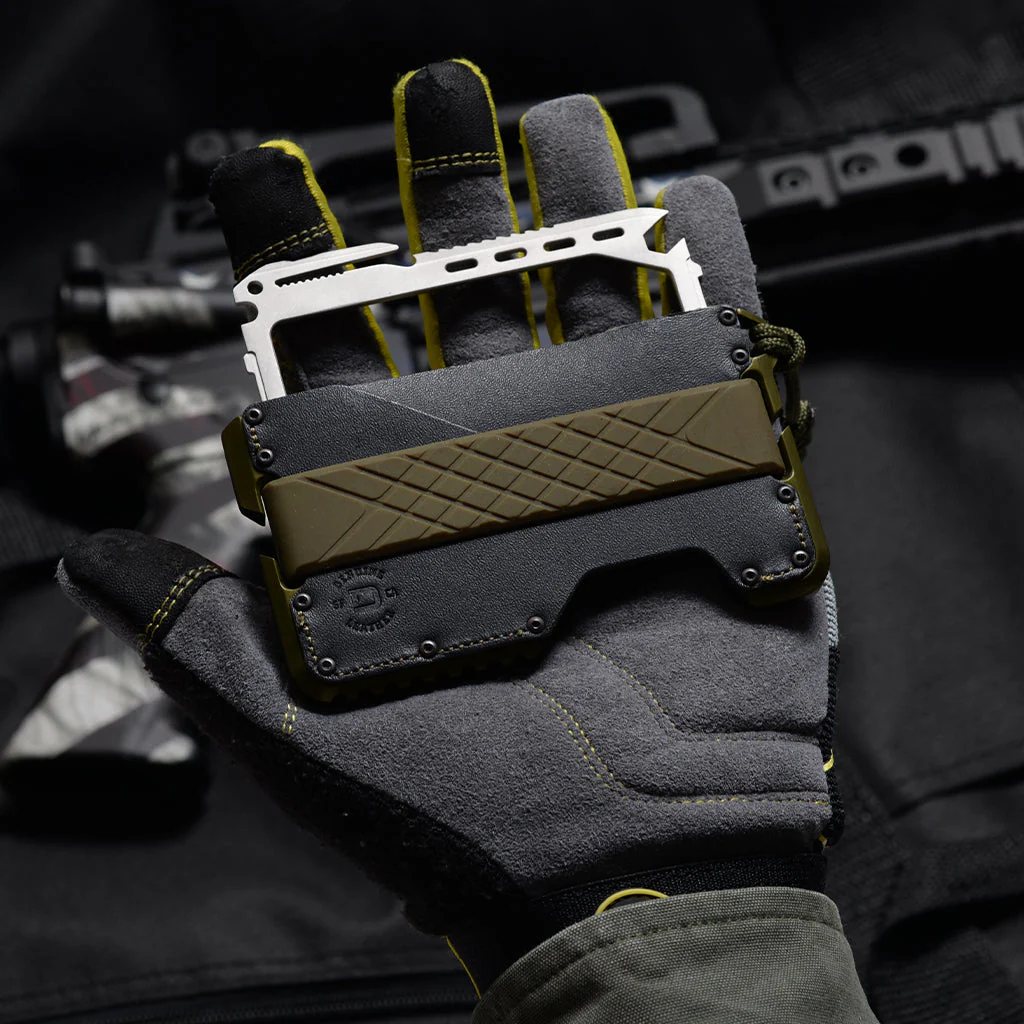 551-T01-SPECIAL-EDITION-MOSS-GREEN-TACTICALTM-WALLET-5.webp T01 SPECIAL EDITION MOSS GREEN TACTICAL™ WALLET