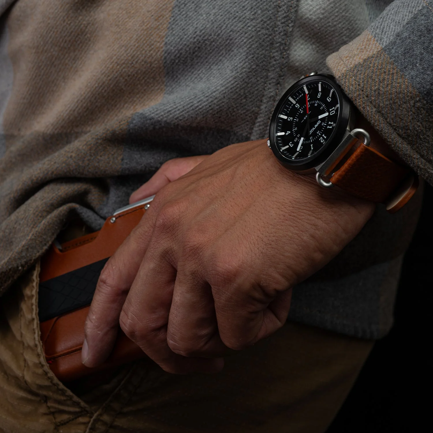 574-TK-01-TREK-WATCH-WITH-ITALIAN-LEATHER-STRAP-WHISKEY-BROWN-15.webp TK-01 - TREK WATCH WITH ITALIAN LEATHER STRAP - WHISKEY BROWN